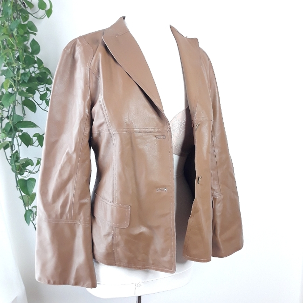 ✨HP✨Max Studio Tan/Nude Leather Jacket 12